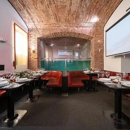 Party Clubhouse With Bar, Panoramic Pool & Sauna * Praga