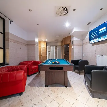 Party Clubhouse With Bar, Panoramic Pool & Sauna