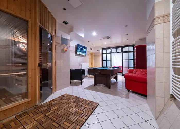 Party Clubhouse With Bar, Panoramic Pool & Sauna Appartement Praag