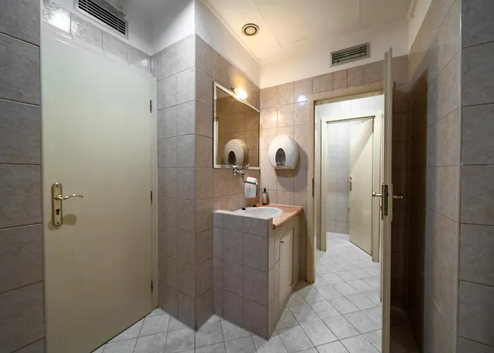 Appartement Party Clubhouse With Bar, Panoramic Pool & Sauna Praag